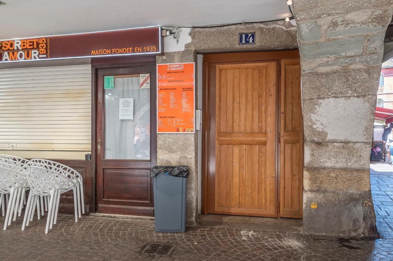 Appartement spacieux Classé 4 étoiles au coeur de la vieille ville Annecy Extérieur photo